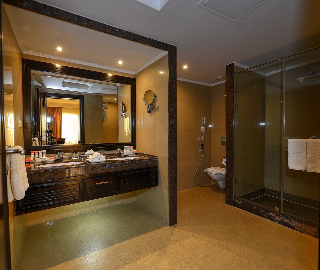 Stella Di Mare Beach Hotel&Spa Sharm el Sheikh Esterno foto A bathroom in a hotel